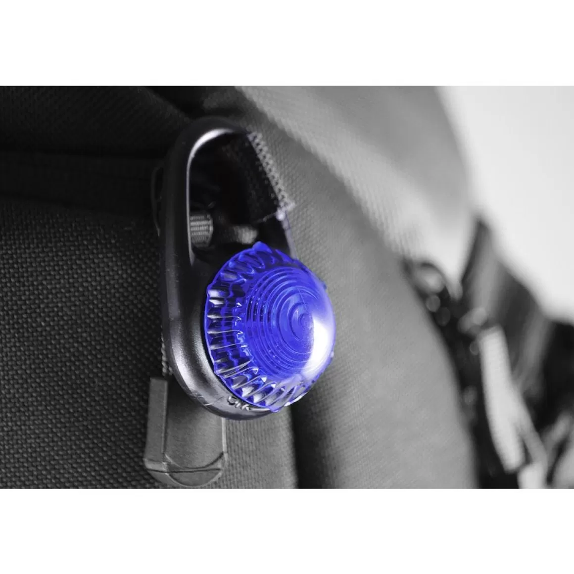 Adventure Lights Torches & Lighting> Guardian Tag-It Clip-On Light Blue